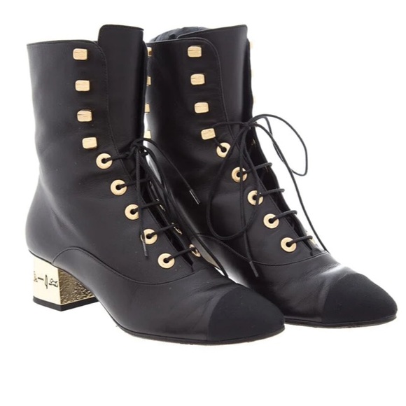 CHANEL RARE BOOTIES - Picture 5 of 6